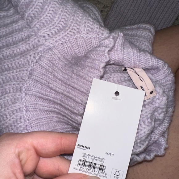 Sweater - Picture 3 of 4